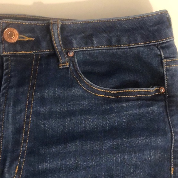 Forever 21 High Waisted denim shorts. Sz 28. - Picture 3 of 4